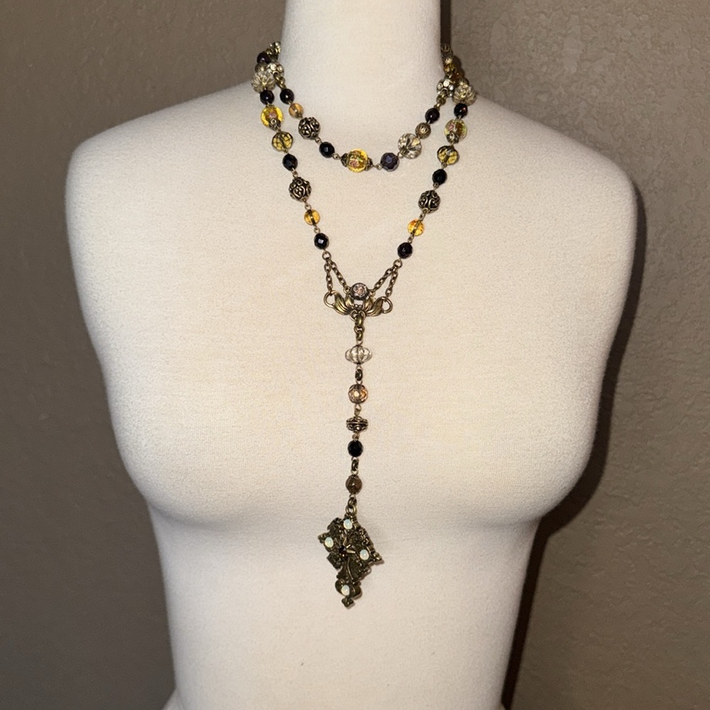 Sweet Romance Baroque Rosary Necklace Vintage-Inspired - Picture 9 of 10